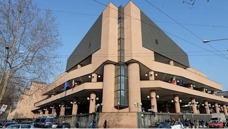 Il flop del processo telematico a Torino, rivolta in tribunale: “L’app non funziona, usate la carta”