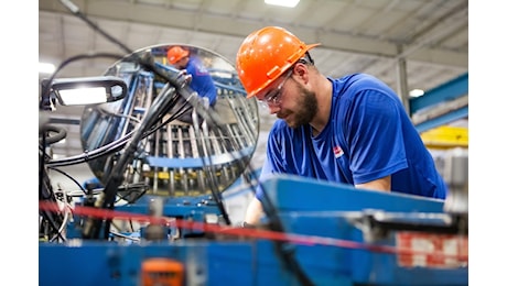 È crisi nera per l’industria, cola a picco anche il fatturato