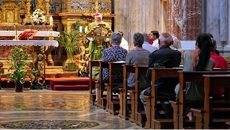 Offerte per le messe, nuove regole: «Una spetta al parroco, le altre deve darle alla curia»