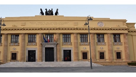 Sesso con gli studenti: prof condannato