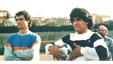Bruscolotti ricorda l’arrivo di Maradona a Napoli: “La città scoppiò di gioia. Non sembrava vero potesse giocare con noi”