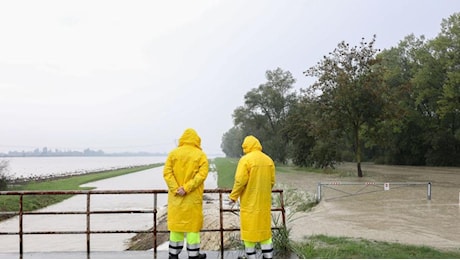 Emilia-Romagna sotto acqua, il geologo: «Aree dei fiumi indifendibili, scelte drastiche o capiterà ancora. Serve coraggio»