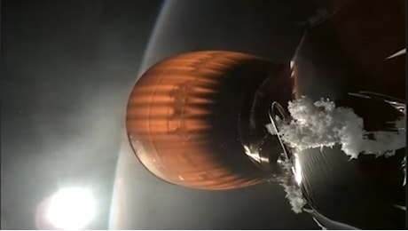 Raro incidente per il Falcon 9 SpaceX: anomalia durante lancio Starlink, esploso il secondo stadio