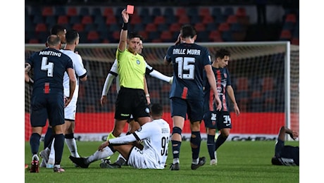 Serie B: Defrel si fa espellere e il Cosenza acciuffa il pareggio contro il Modena