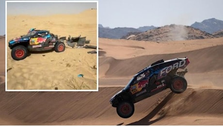 Dakar, Carlos Sainz si ribalta con la sua Ford nella seconda tappa: cosa è successo. Lo spagnolo è illeso