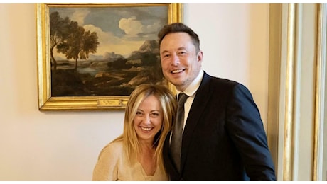 Elon Musk su SpaceX e l'accordo con l'Italia sui satelliti, il governo: «Ridicolo, nessuna firma». Lui rilancia: «Pronti a collaborare»