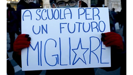 DOMANI STUDENTI IN PIAZZA, PER UNA SCUOLA MIGLIORE