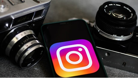 Perché Instagram ti potrebbe mostrare la tua immagine generata dall’AI