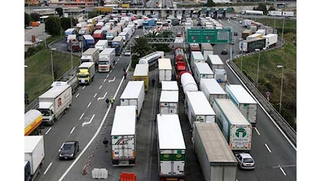 Unatras convoca il comitato esecutivo per fermo autotrasportatori