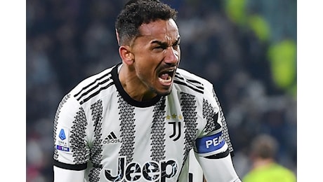 Da capitano a fuori rosa nella Juve: Danilo reagisce così