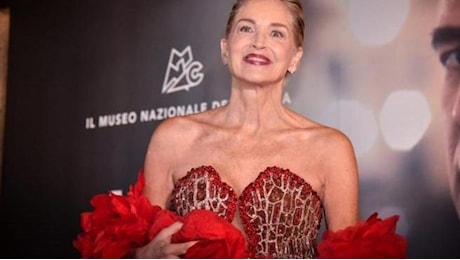 Sharon Stone scrive al sindaco Lo Russo: «Arrivederci Torino». E promette di tornare