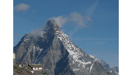 Cambiano i confini tra Italia e Svizzera e c’entra il cambiamento climatico