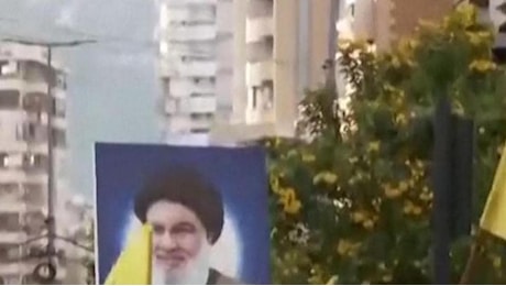 Beirut, nella roccaforte di Hezbollah si festeggia il cessate il fuoco: bandiere e foto di Nasrallah