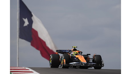 Norris conquista la pole ad Austin: l'incidente di Russell beffa Verstappen e le Ferrari di Leclerc e Sainz