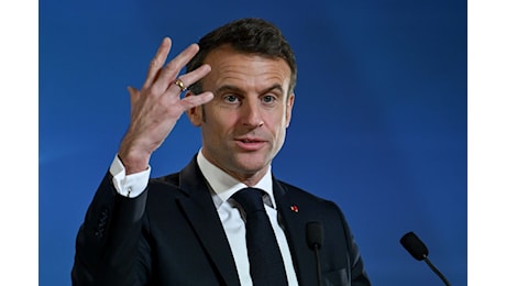 Francia, Macron rinuncerà al vertice Nato? Moody’s pronta a tagliare l’outlook su Parigi e il Cac40 cade