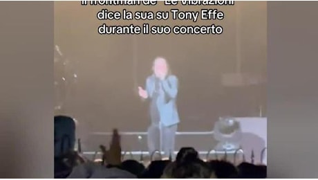 Francesco Sarcina in concerto contro Tony Effe