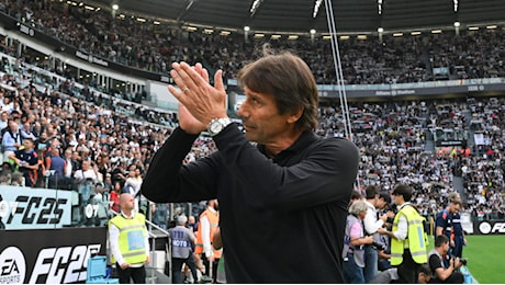 Juventus-Napoli, Antonio Conte, accoglienza calda allo Stadium: fischi alla lettura delle formazioni