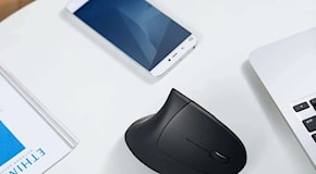 Mouse verticale wireless Anker: solo 15€ grazie a una doppia promozione di Amazon