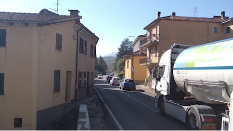 Esodo per il ponte: lunghe code sulla SS 28 e in autostrada