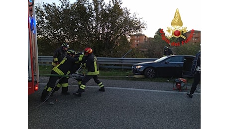 Scontro tra un’auto e un furgone sulla Milano-Meda: morto un uomo sul colpo