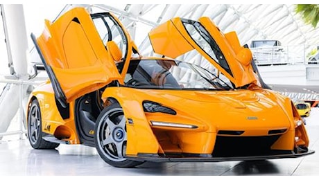 All’asta una rarissima McLaren Senna LM da 1 milione e mezzo di euro: con scarichi dorati e appena 74 chilometri