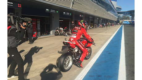 Superbike Jerez Prove 1: Bulega non molla, Toprak ora fa meno paura