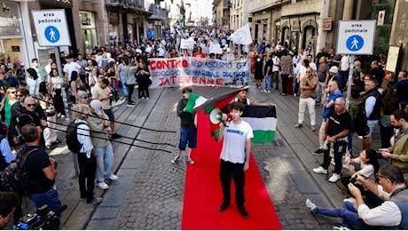 G7 Cultura, protesta in centro a Napoli: “Jatevenne”