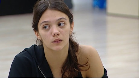 Amici 24, la rivelazione inaspettata di Maria De Filippi su Chiara Bacci: Ha dei dubbi se continuare (VIDEO)