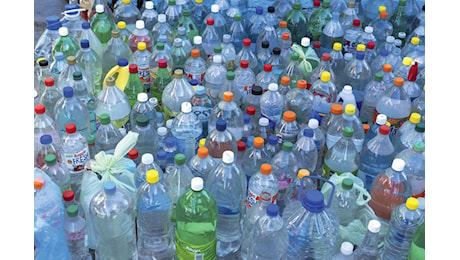 Il 25% di plastica nelle bottiglie sarà riciclato