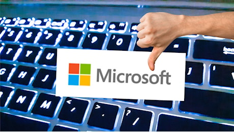 Microsoft down, aerei e banche bloccati: cosa ha provocato il disastro informatico