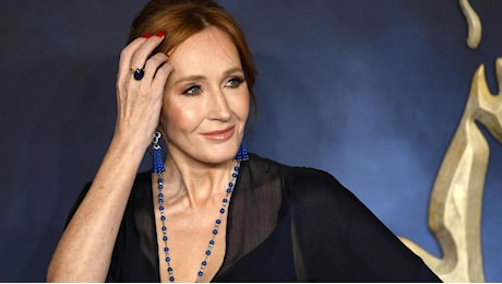 La gioia di J.K.Rowling per la sentenza inglese sulla definizione di donna: “Sono fiera di voi”