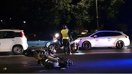 Scontro auto-moto in via della Pisana: morto un motociclista di 31 anni