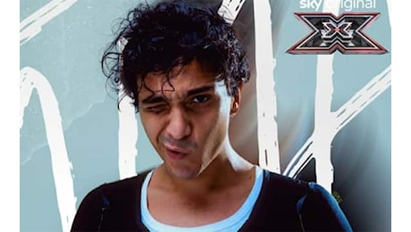 Tananai ospite al terzo Live di X Factor 2024 canta il singolo Booster. VIDEO I Sky Tg24