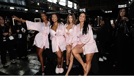 Gli Angeli sono tornati: lo show di Victoria's Secret visto con gli occhi della gen z