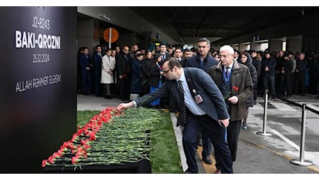 Mosca, droni ucraini su Grozny durante caduta aereo azero