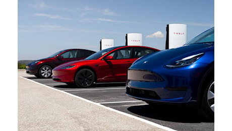 Tesla Model Y: ricariche gratis per i nuovi clienti