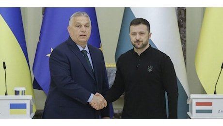 Orbán a Kiev: “Accelerare il processo per la tregua”. Zelensky: “Serve una pace giusta”