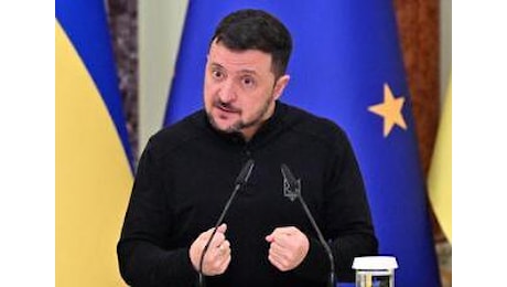 Ucraina, la denuncia choc di Zelensky: 'Mosca brucia i volti dei soldati nordcoreani morti'