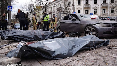 Sumy, strage di civili ucraini nella domenica di festa: 34 morti e oltre 100 feriti
