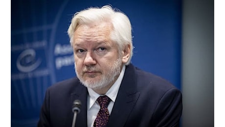 Assange prigioniero politico, il Consiglio d'Europa accusa Usa e Regno Unito